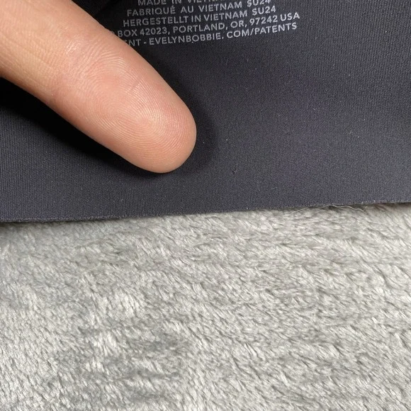 EVELYN BOBBIE The Defy Bra Womens Sz M Black Seamless Support EB Core Wirefree - Picture 8 of 11